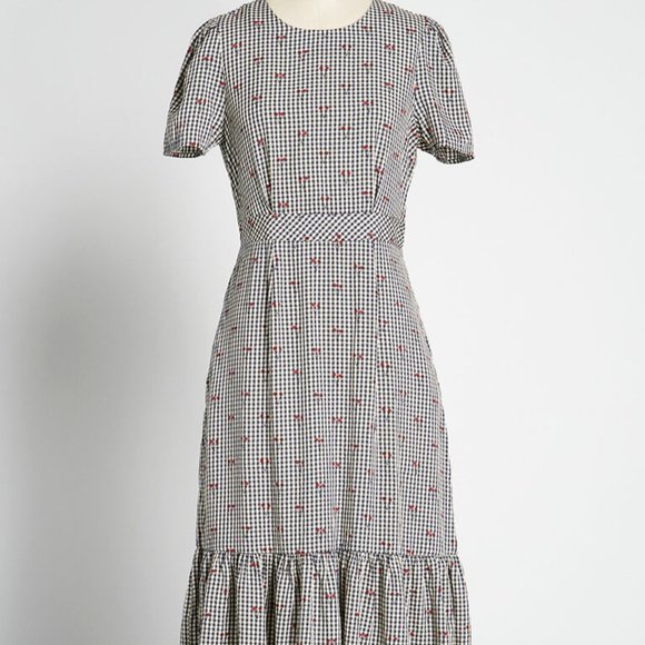 Modcloth Dresses & Skirts - NWT Modcloth Cherry and gingham check dress, 6US